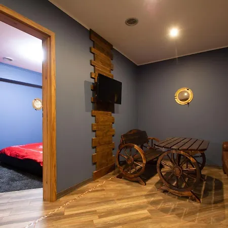 Bed & Breakfast Bear *